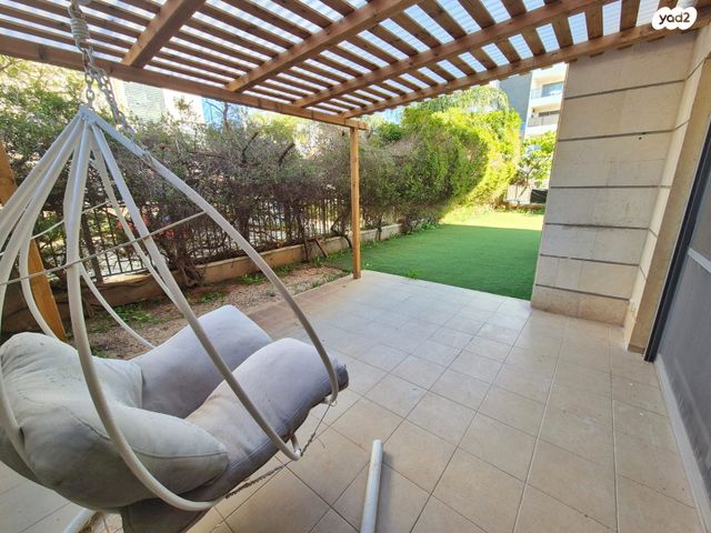 דירת גן, רובין, אבני חן, חריש