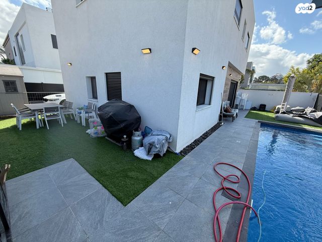 דו משפחתי, בילינסון 17, נווה חיים, חדרה