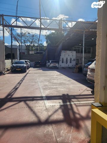 מבני תעשיה, פתח תקווה