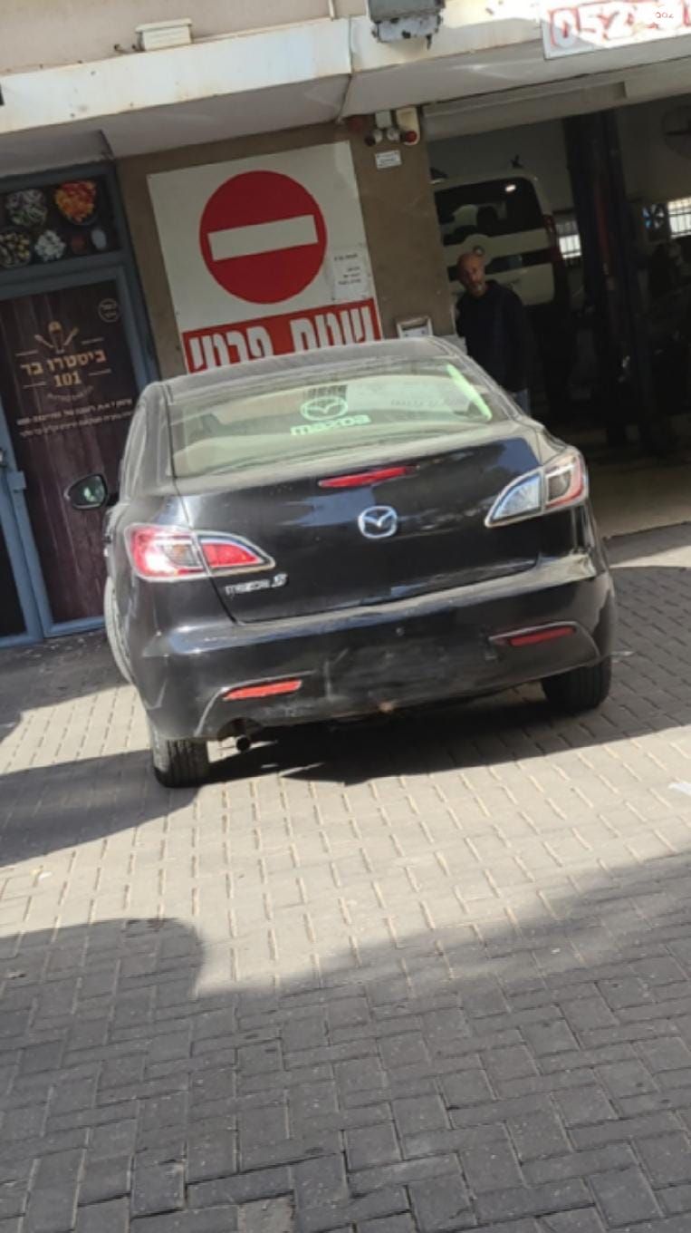 מודעת רכב מאזדה 3