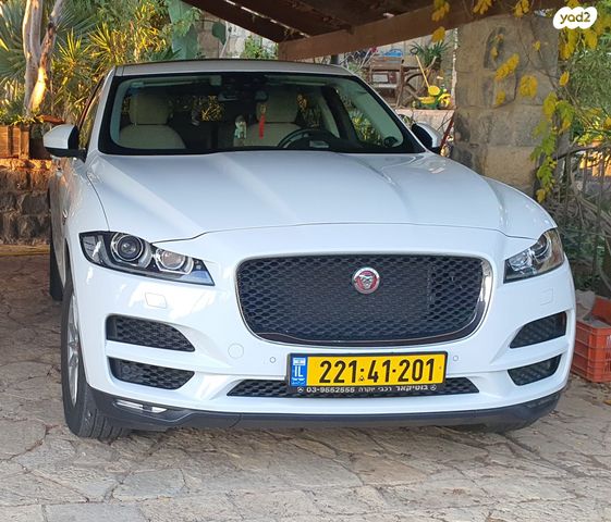 מודעת רכב יגואר F-Pace