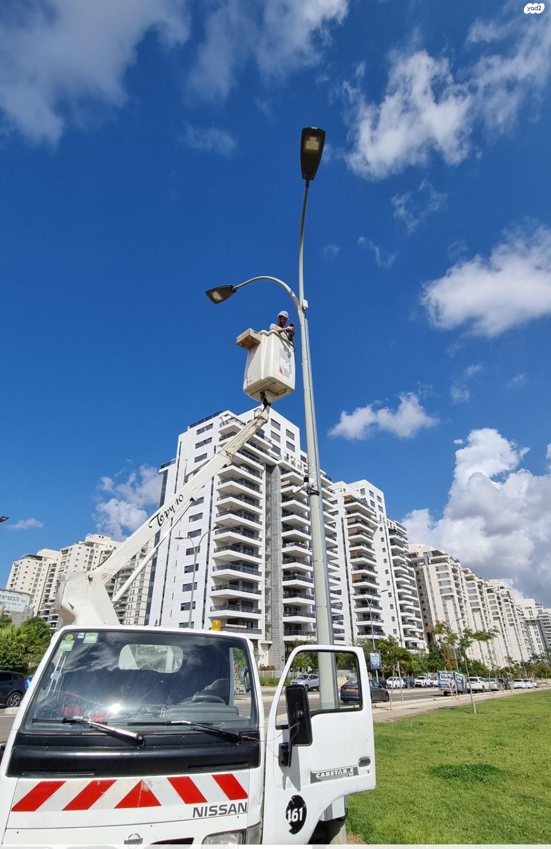 מודעת רכב מנוף