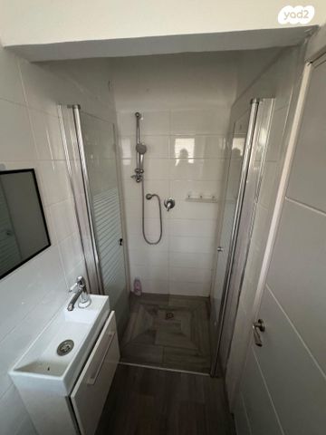 יחידת דיור, גיורא 19, צור שלום, קרית ביאליק