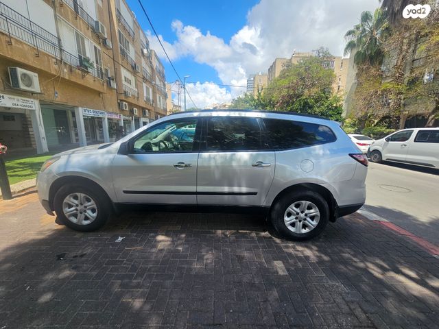 שברולט טראוורס