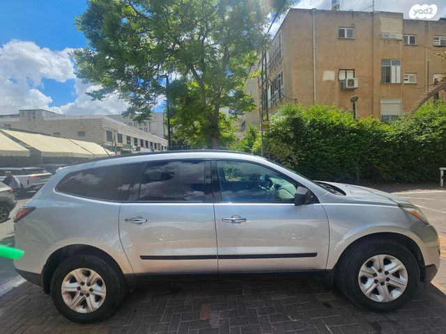 שברולט טראוורס