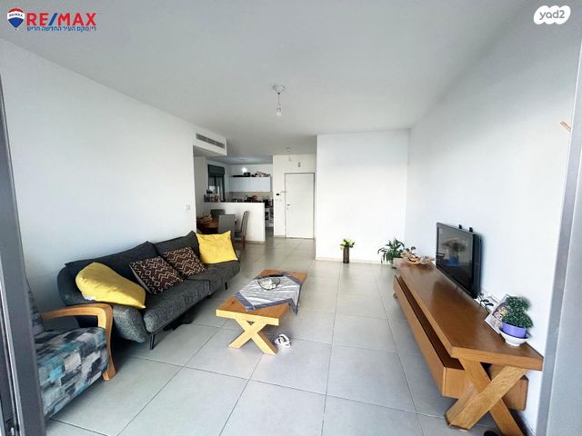 דירה, גפן 42, החורש, חריש