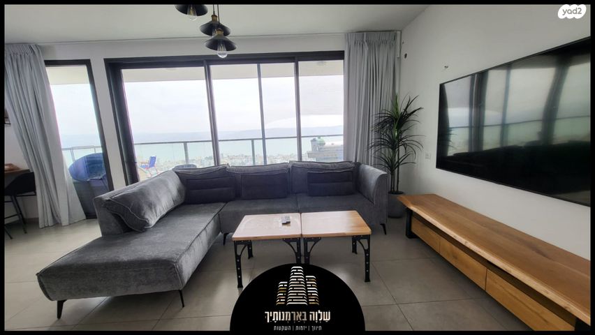 דירה, אסתר המלכה, טבריה