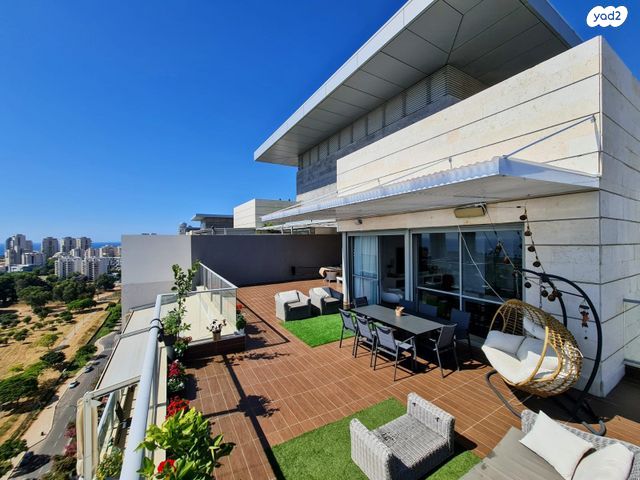 גג/ פנטהאוז, שדרות האגמים, נתניה