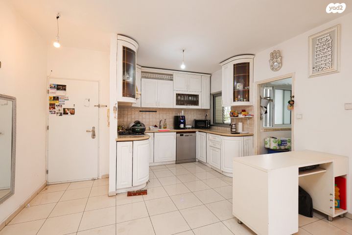 דירה, שדרות גולדה מאיר, נתניה