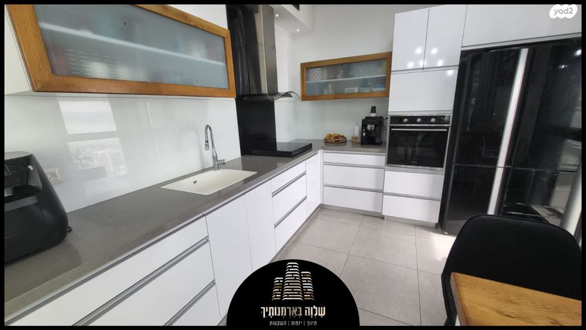 דירה, אסתר המלכה, טבריה