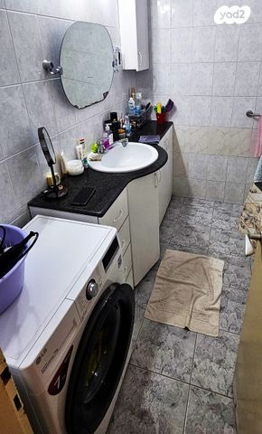 דירה, התימורים, פנחס ספיר, מגדל העמק