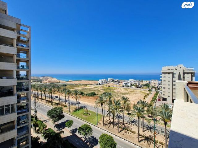 גג/ פנטהאוז, הבריגדה היהודית, נתניה