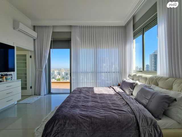 גג/ פנטהאוז, שדרות האגמים, נתניה