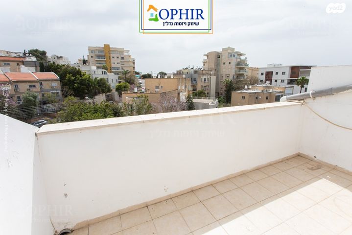 גג/ פנטהאוז, אלכסנדר ינאי, כרמליה, חיפה