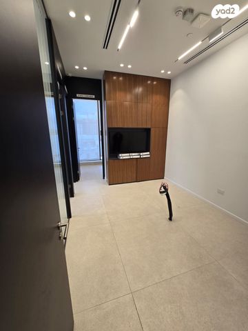 משרדים, פנחס בלקני, איזור תעשיה קרית יהלום, נתניה