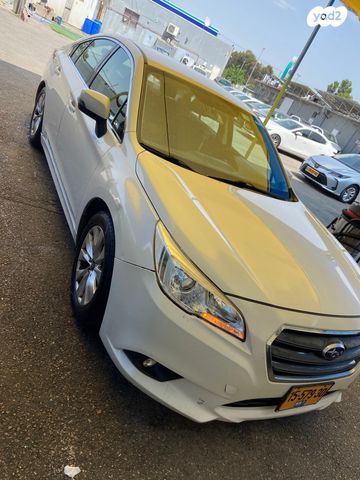 סובארו B4/לגאסי