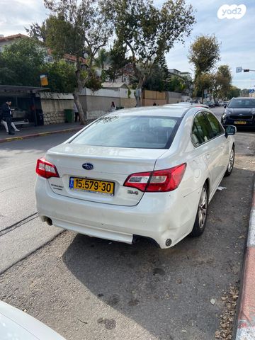 סובארו B4/לגאסי