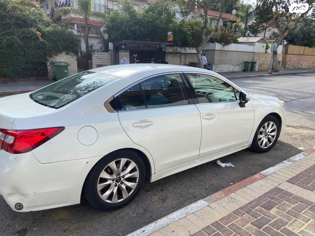 סובארו B4/לגאסי