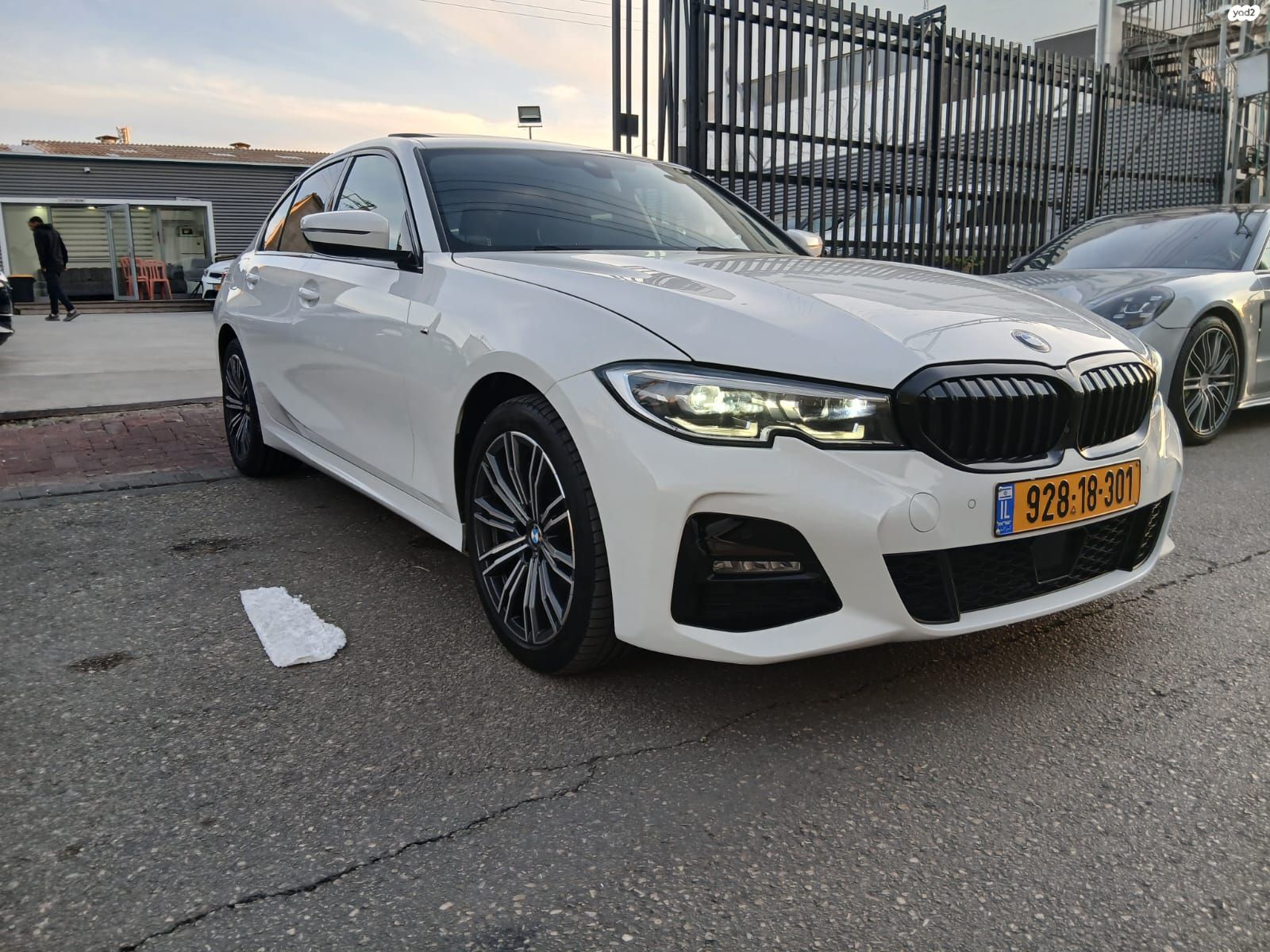 מודעת רכב ב מ וו סדרה 3