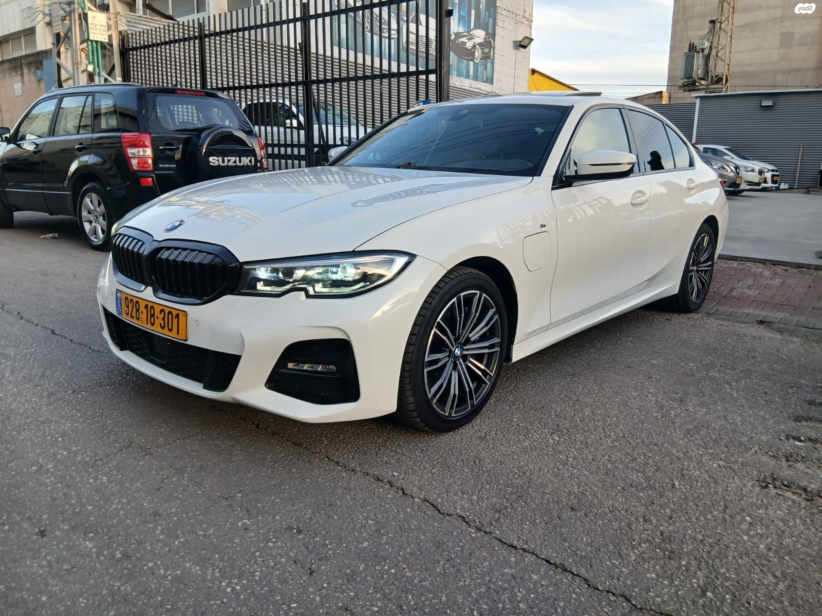מודעת רכב ב מ וו סדרה 3 2