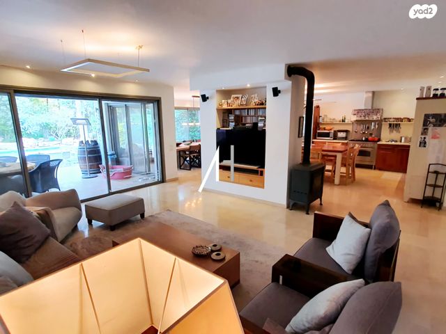 בית פרטי/ קוטג', גני יהודה, סביון