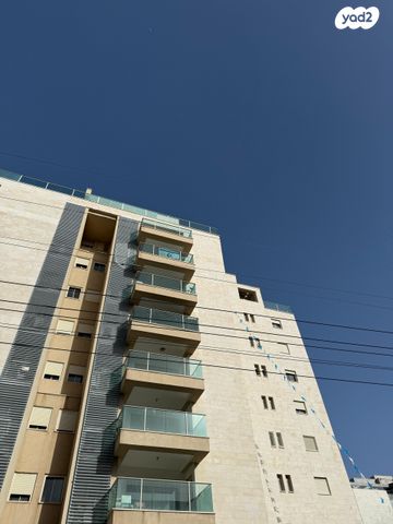 לוי אשכול 