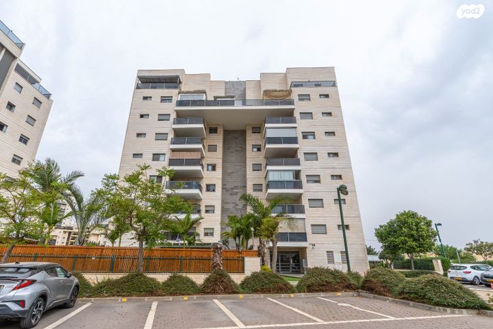 דירה, החרמון, היובל, אור עקיבא