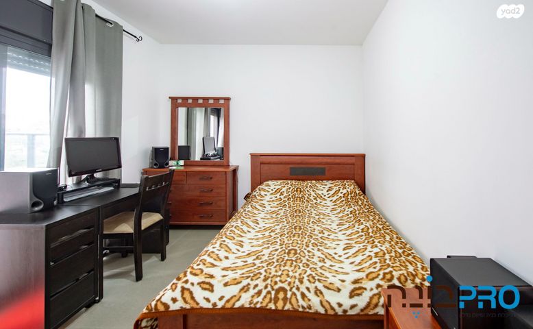 דירה, חיים חפר, הרקפות, ראשון לציון