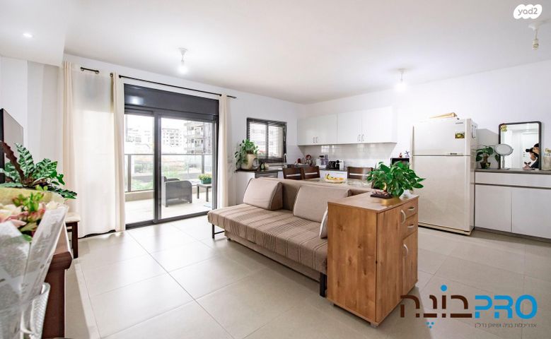 דירה, חיים חפר, הרקפות, ראשון לציון