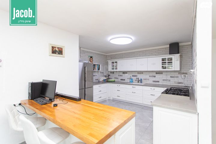 דירת גן, איילת הכרמל, טירת כרמל