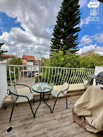 דירה, חוחית, אלפי מנשה