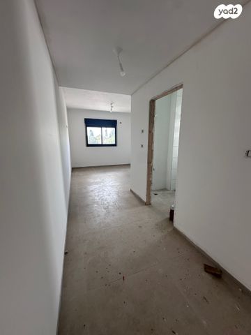 דירה, בנימין ד'ישראלי, אחוזה, חיפה