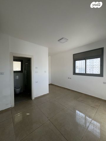 דירה, גלעדי אהרון, קרית אילון, חולון