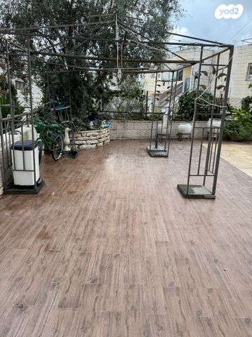 דו משפחתי, תלתן 6, רמת שרת, ירושלים