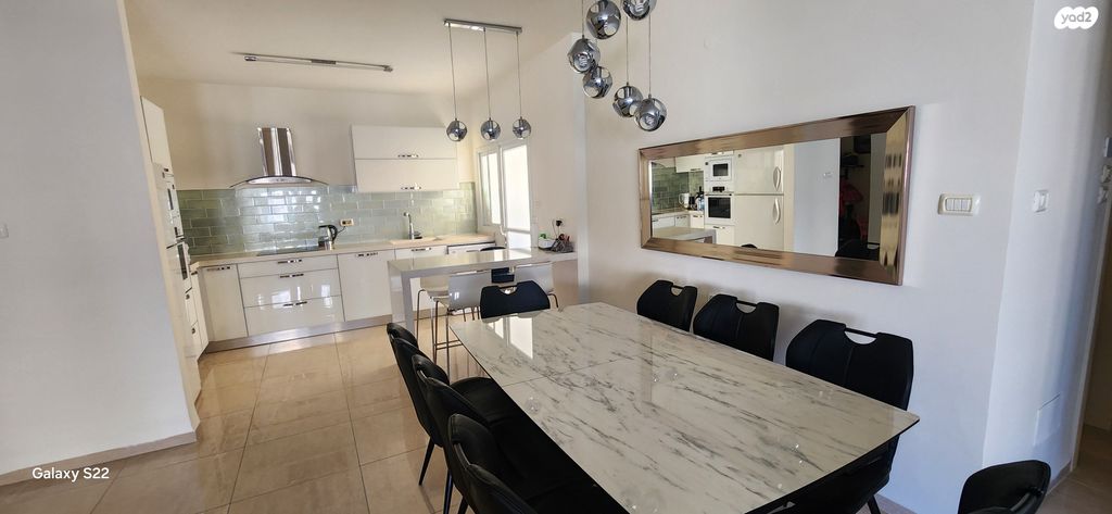 דירה, חיים הזז, סביוני הכרמל, חיפה