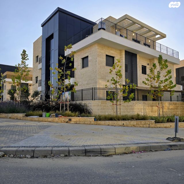 נווה שרון / שער העיר