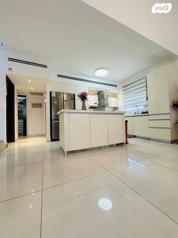 גג/ פנטהאוז, הרצל 120, עין שרה, נהריה