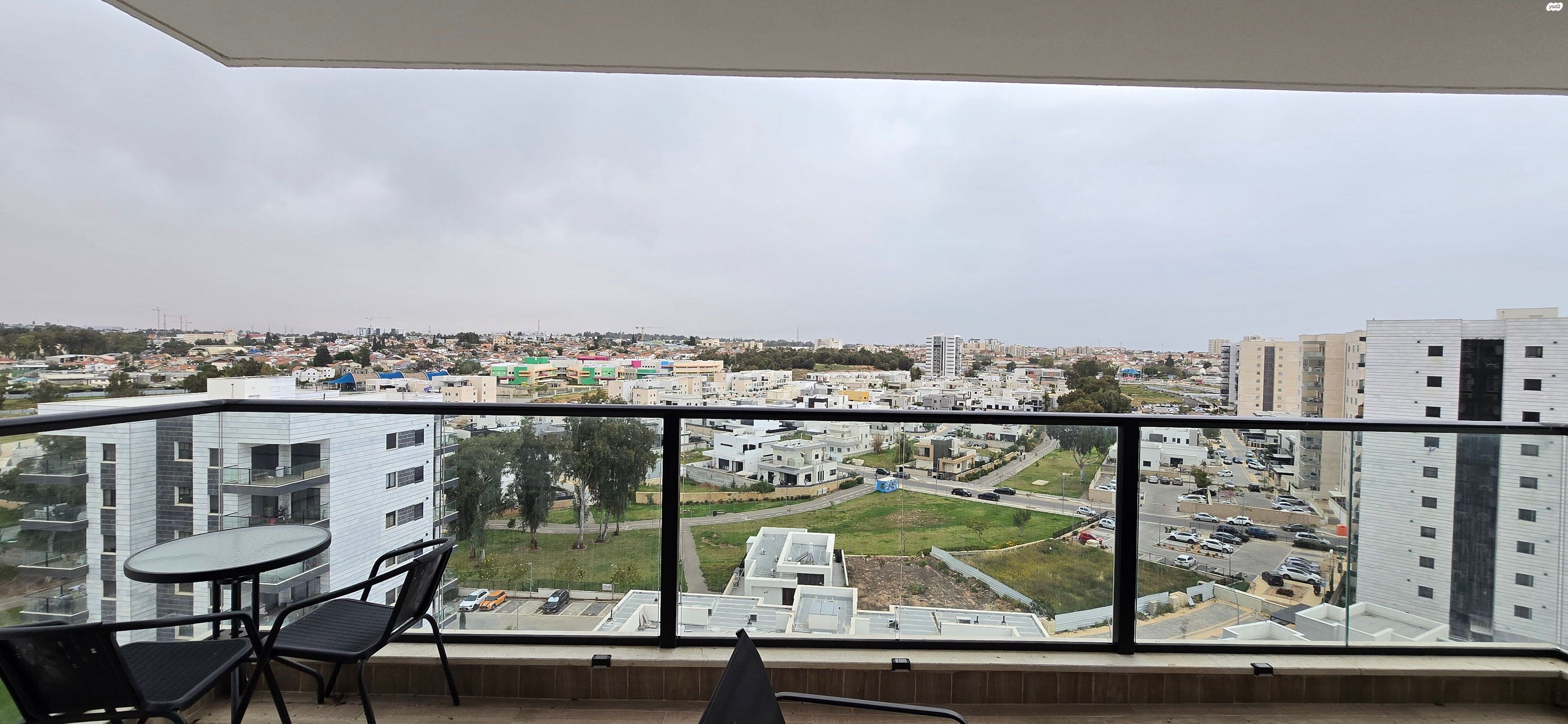 שושן צחור 