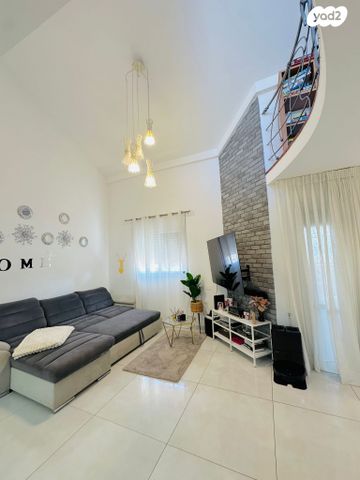 גג/ פנטהאוז, הרצל 120, עין שרה, נהריה