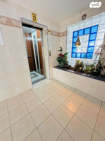 גג/ פנטהאוז, הרצל 120, עין שרה, נהריה