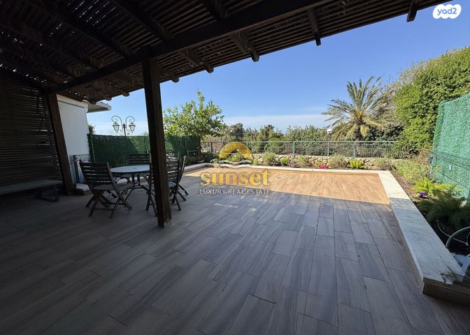 דירת גן, נאות גולף, נאות גולף, קיסריה