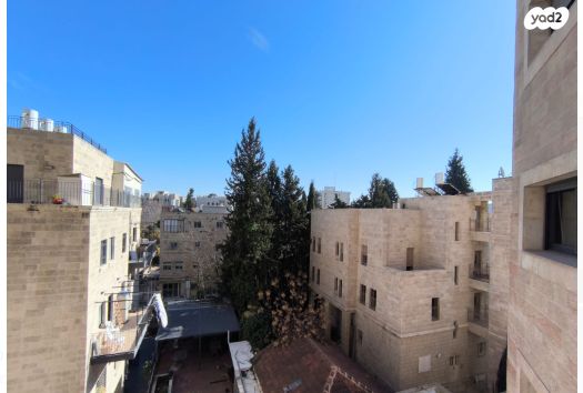 דירה, חזקיהו המלך, המושבה היוונית, ירושלים