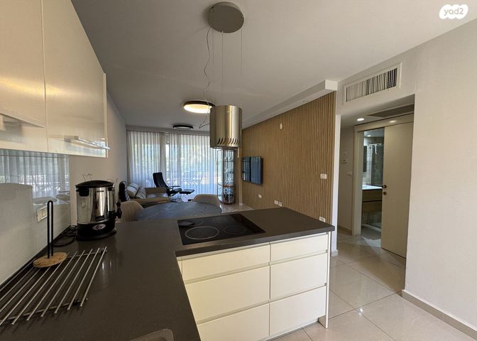 דירת גן, נאות גולף, נאות גולף, קיסריה