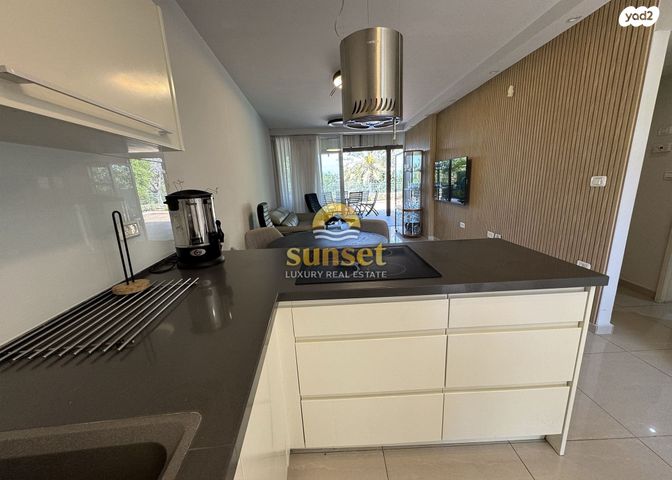 דירת גן, נאות גולף, נאות גולף, קיסריה