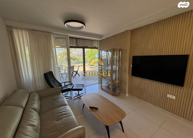 דירת גן, נאות גולף, נאות גולף, קיסריה