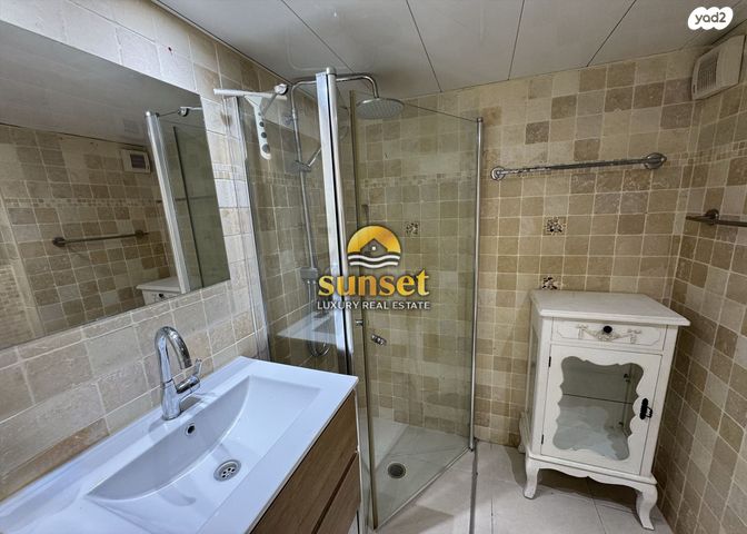 דירת גן, נאות גולף, נאות גולף, קיסריה