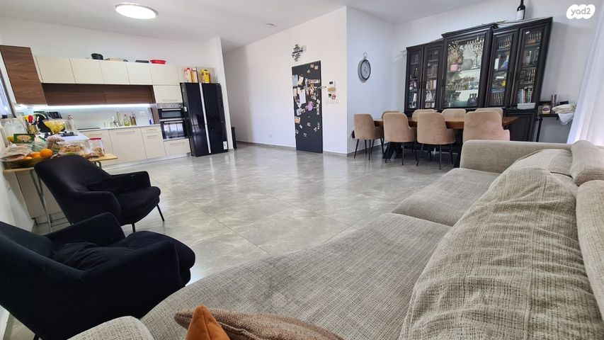 גג/ פנטהאוז, אבנר חי שאקי, גילה, ירושלים