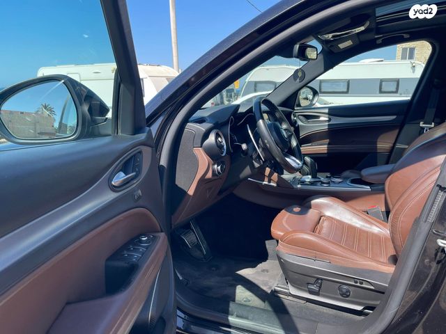 אלפא רומיאו סטלביו