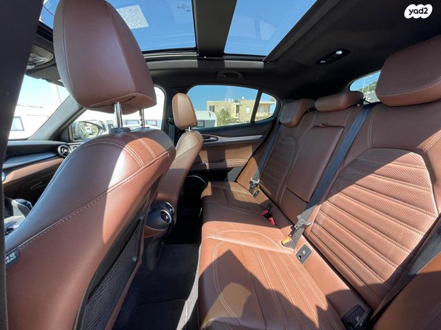 אלפא רומיאו סטלביו