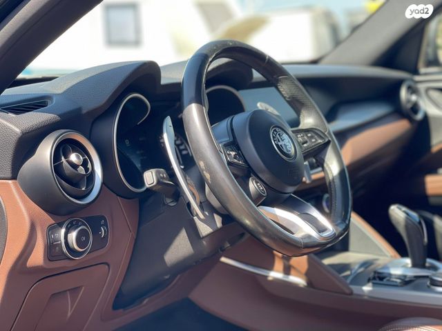 אלפא רומיאו סטלביו